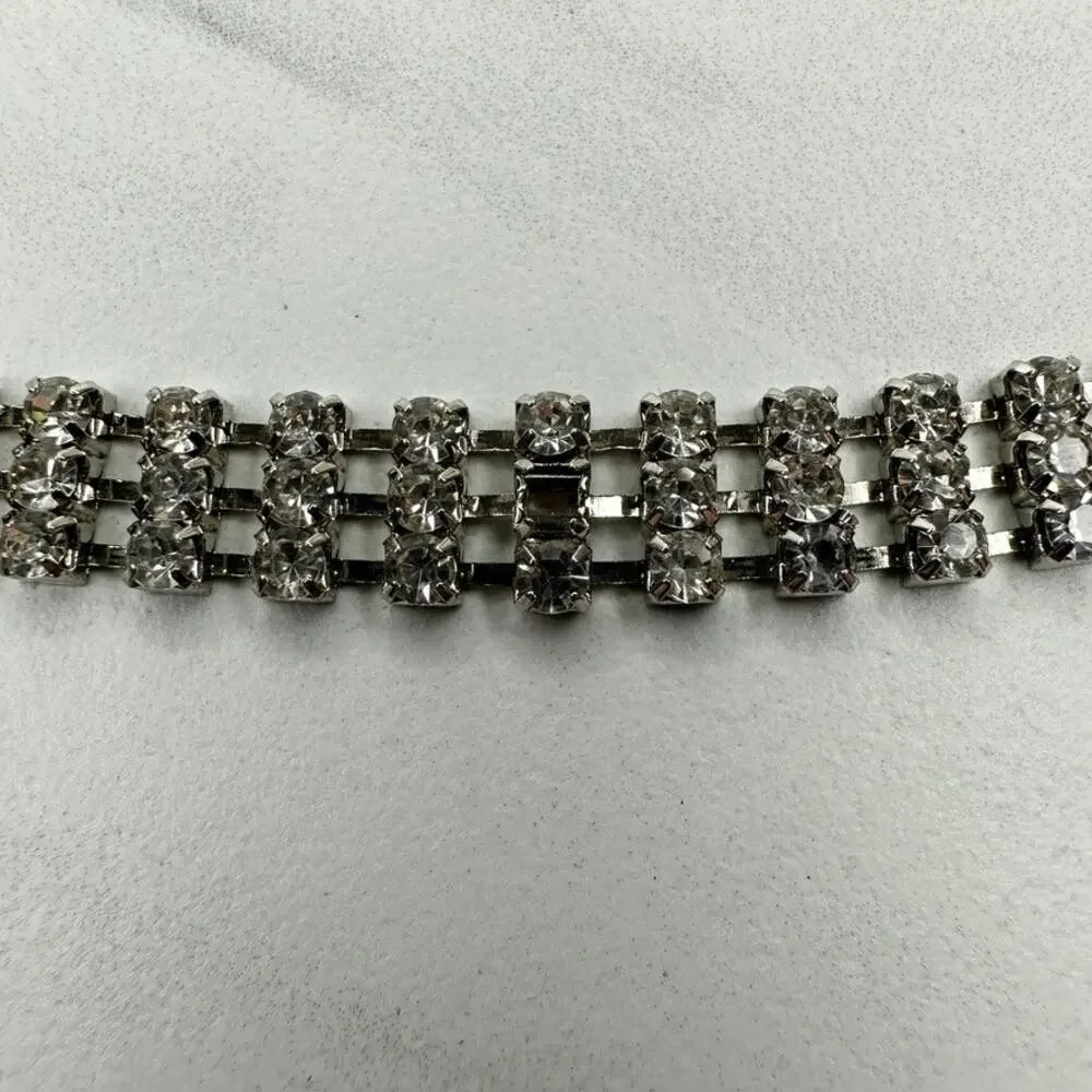 Womens Rhinestone Heart Silver Tone Multi Row Chain Link Belt Small S ✨